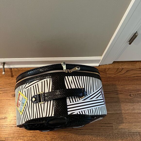Henri Bendel Hatbox Wheelie - Disturbed Stripe - Picture 6 of 12